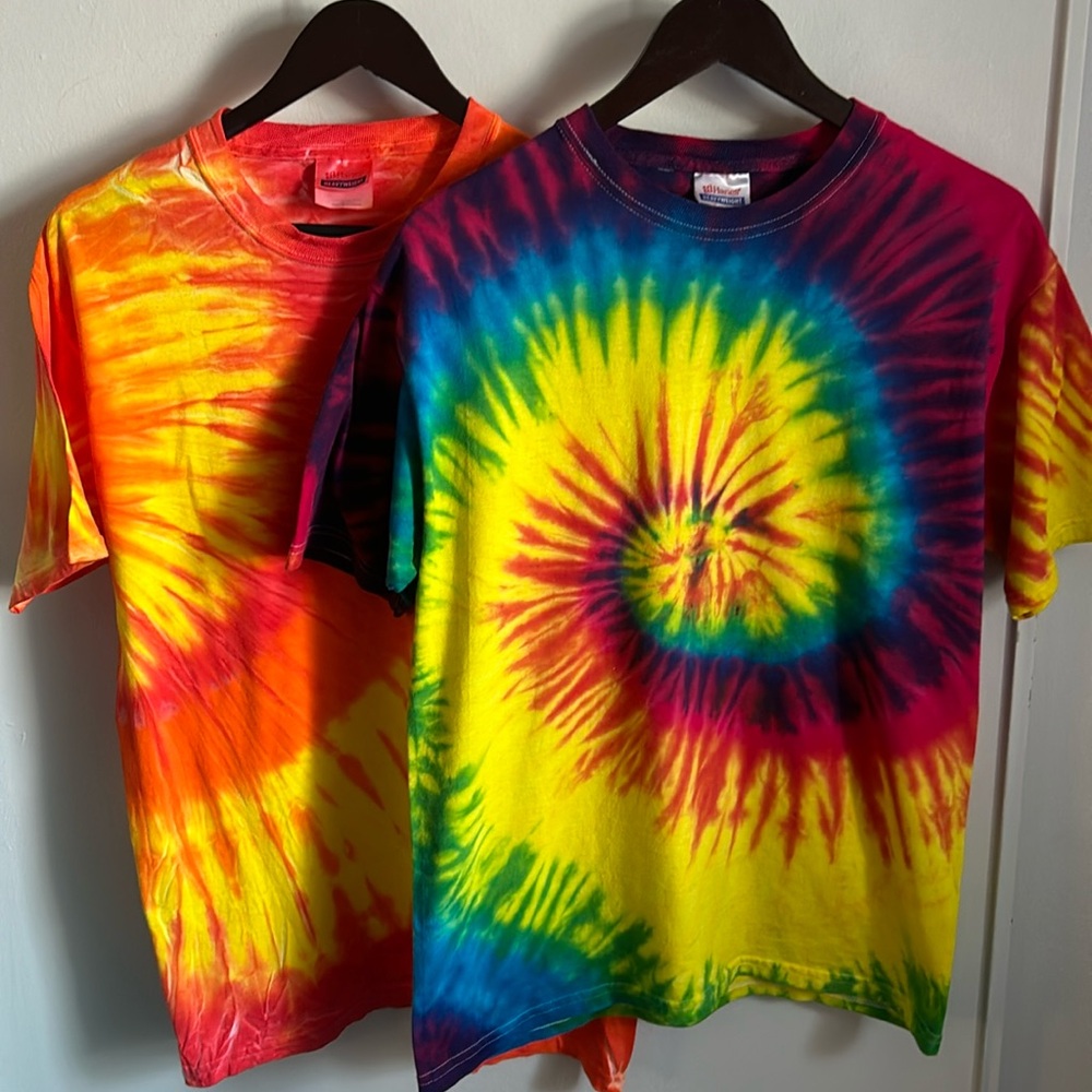 Set of 2 Tie Dyed Retro Hanes Heavyweight Preshrunk Cotton Short Sleeve Tees